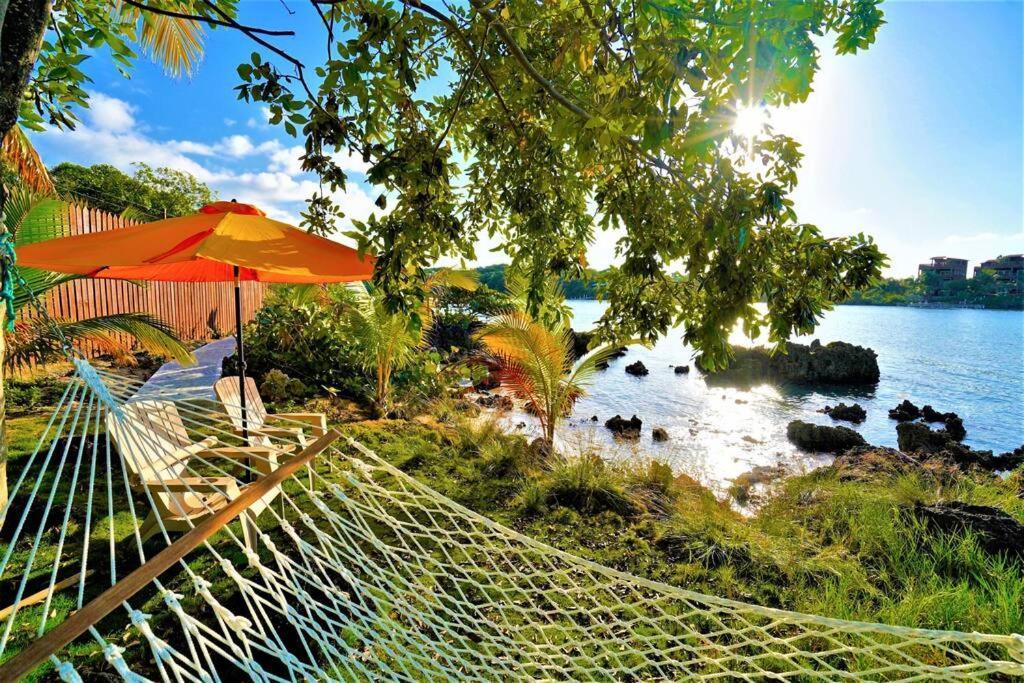 The Dock Resort Over Water Retreat West End Εξωτερικό φωτογραφία